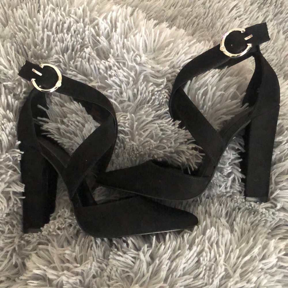 Black Cross Strap Pointed Heel